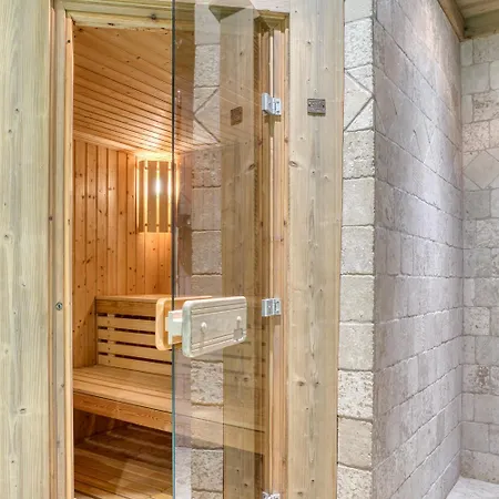 Magnifique Avec Piscine Et Sauna *